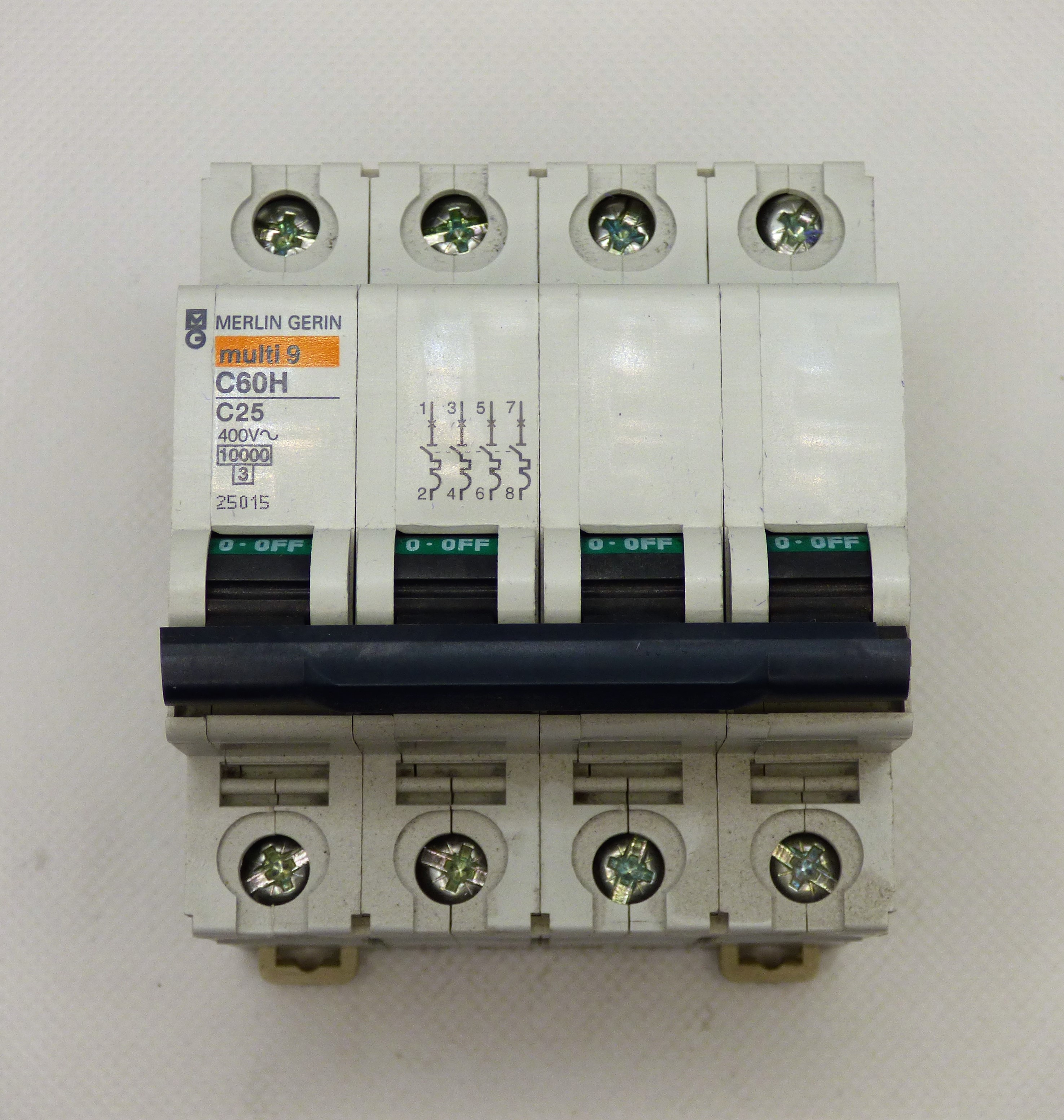 4P 32A TYPE C MCB 4P 32A TYPE C MCB